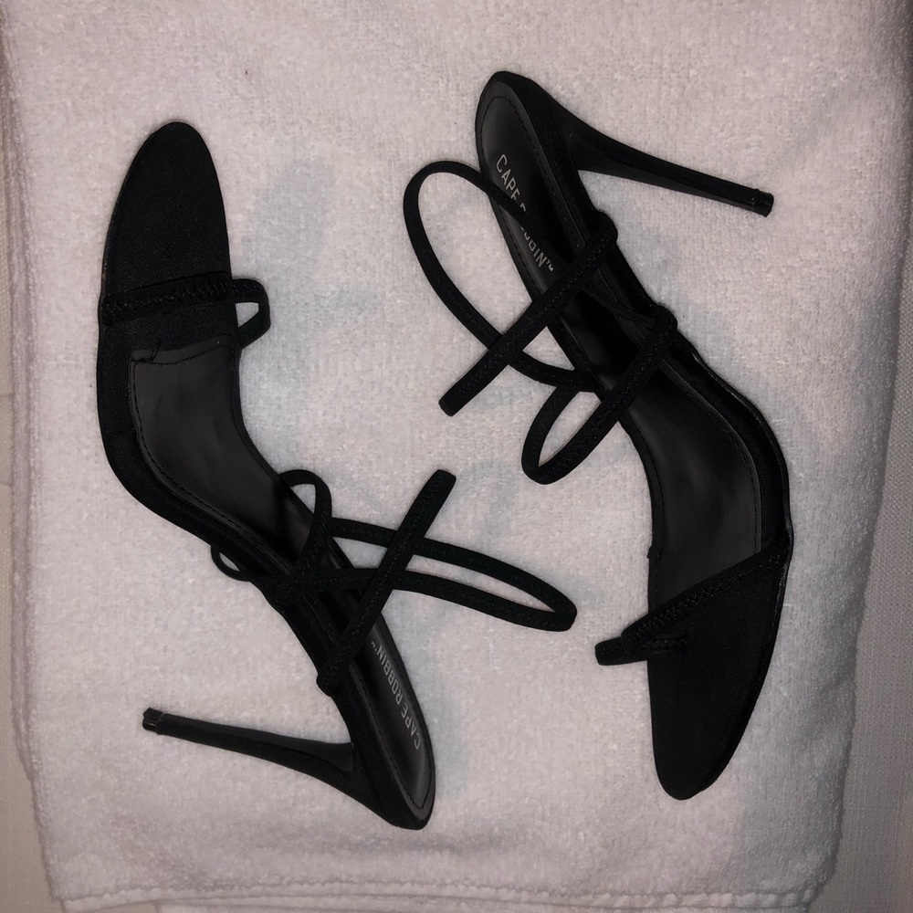 ⭐️⭐️⭐️CAPE ROBBIN HEELS - Picture 3 of 7